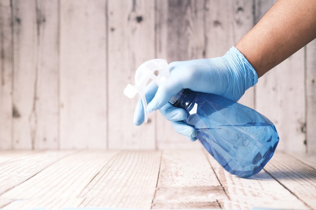 Huishoudtips die echt werken: zo houd je je huis schoon zonder gedoe